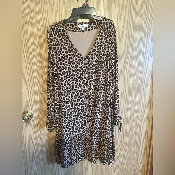 Cheetah dress / duster - Picture 2 of 5